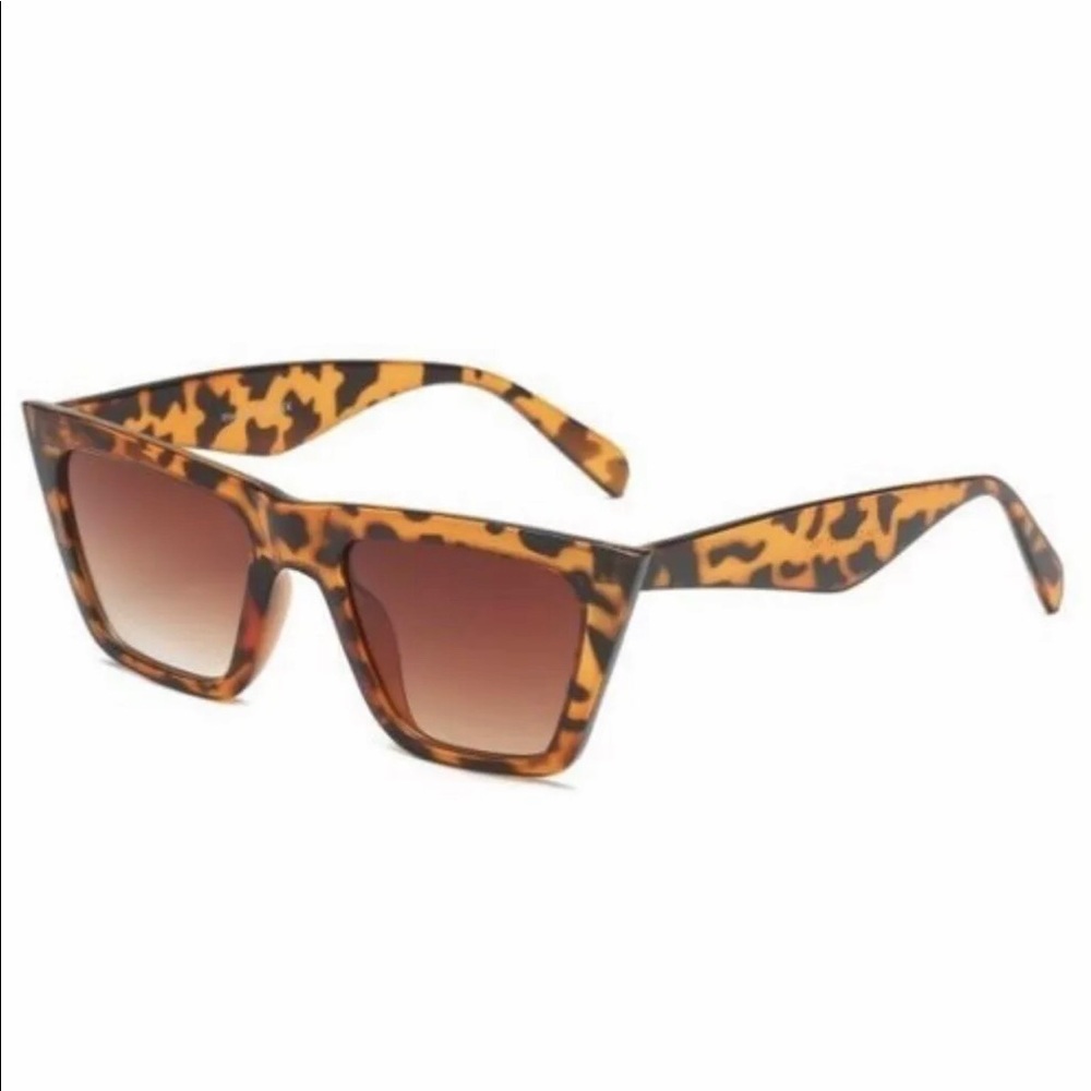 ☀️NEW☀️Tortoise Square Frame Retro Sunglasses